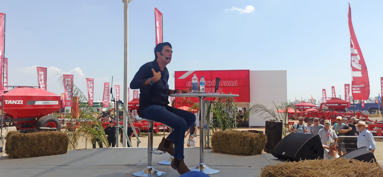 El economista Carlos Melconian en Expoagro 2023.