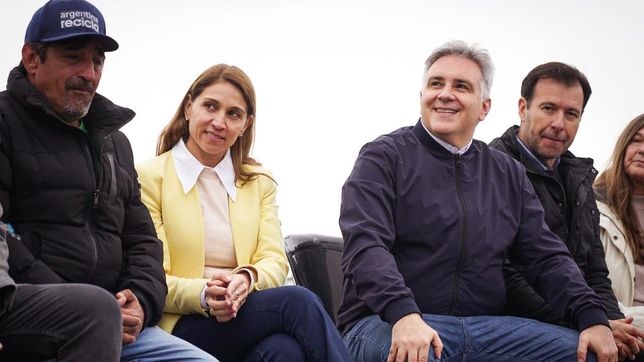 Victoria Flores y Martín Llaryora.