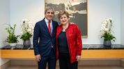 Tras una nueva revisión aprobada del FMI, Toto Caputo logra avales de organismos multilaterales para refinanciar vencimientos de deuda. Tras una nueva revisión aprobada del FMI, Toto Caputo logra avales de organismos multilaterales para refinanciar vencimientos de deuda.