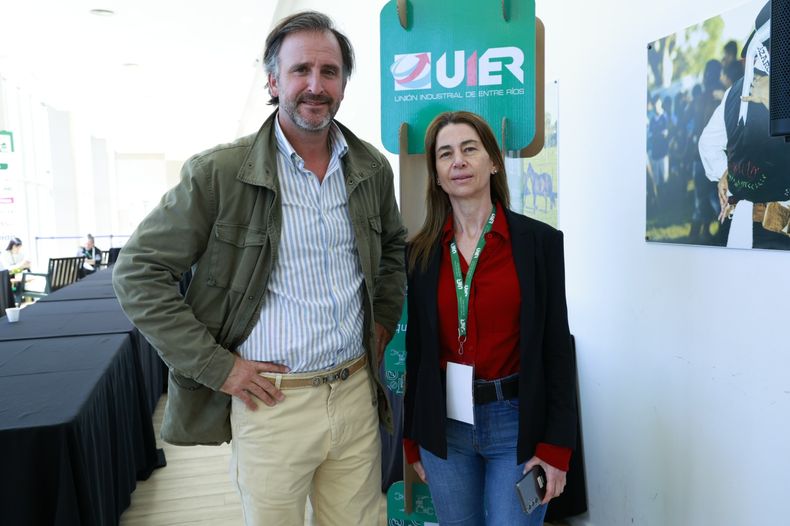 Joaqu&iacute;n Benegas Lynch y Romina Almeida, candidatos al Senado por La Libertad Avanza.&nbsp;