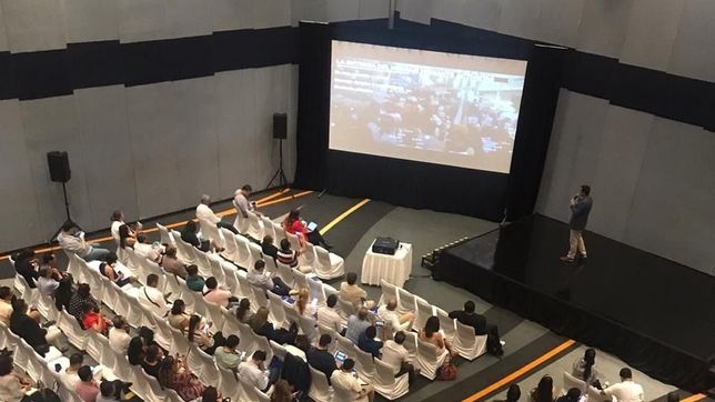la cumbre de comunicacion politica se podra seguir de forma presencial y virtual