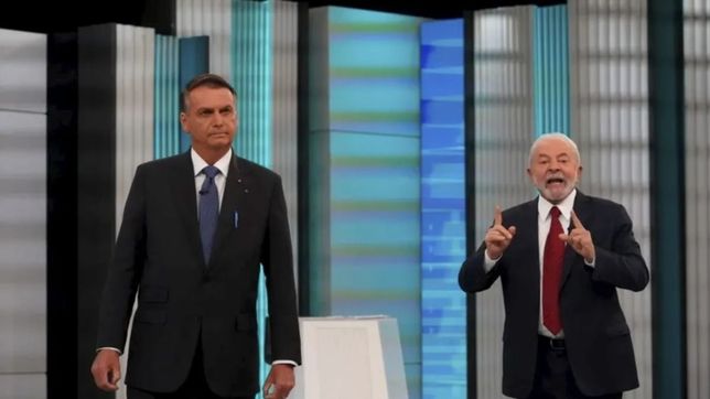 en el ultimo debate, bolsonaro y lula abrazaron sus votos y la grieta
