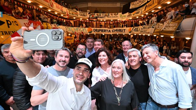 Ignacio Torres en el lanzamiento del frente Despierta Chubut