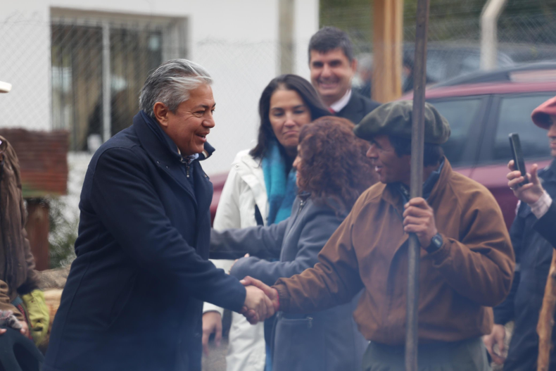 El Movimiento Popular Neuquino (MPN) quiere el retorno del gobernador Rolando Figueroa. Neuquén vive un momento inédito.