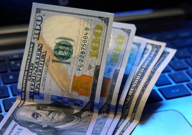 Dólar barato en la Argentina de Javier Milei y Toto Caputo