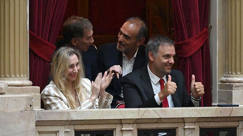 Karina Milei y Manuel Adorni.