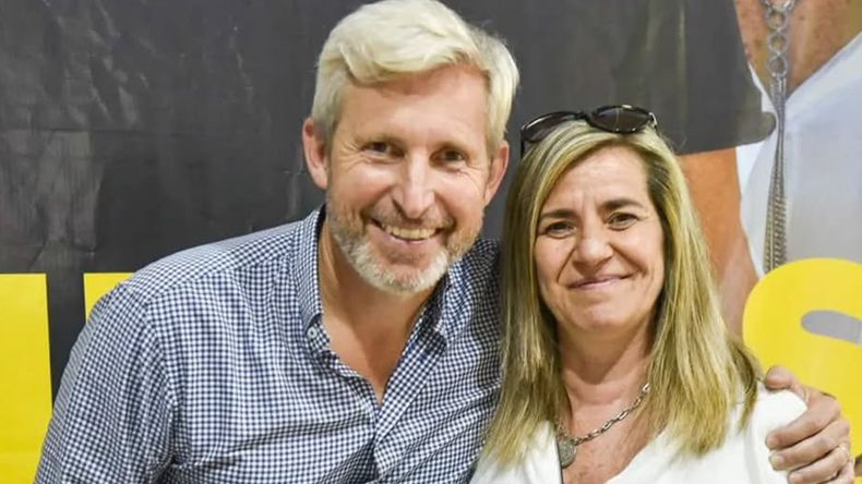 Rogelio Frigerio y Marcela Antola, en épocas de campaña electoral.