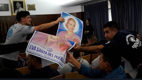 Evita, santa: el operativo clamor de la feligresía peronista
