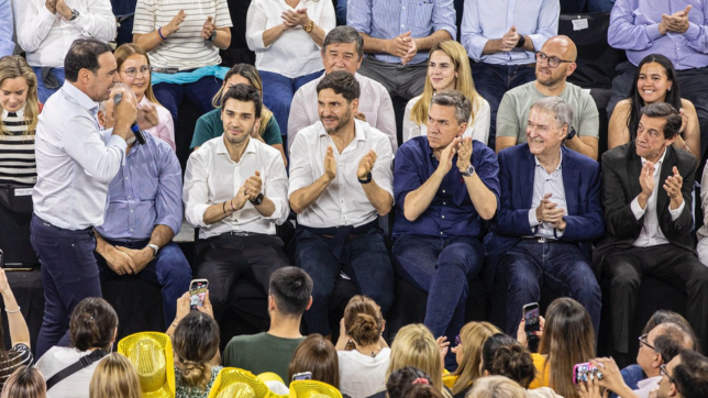El pleno de Provincias Unidas, durante el cierre de campaña del armado de Valdés en Corrientes.