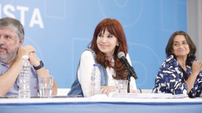 cfk reune al pj y abre el paraguas ante una posible derrota en pba