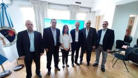 Acuerdo del Gobierno y Camioneros para asistir a choferes en las rutas