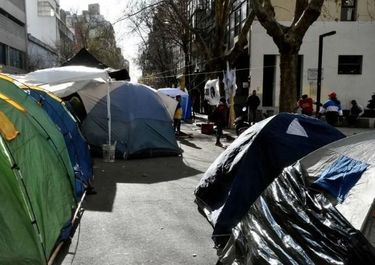 Mar del Plata: organizaciones sociales acampan en reclamo de trabajo