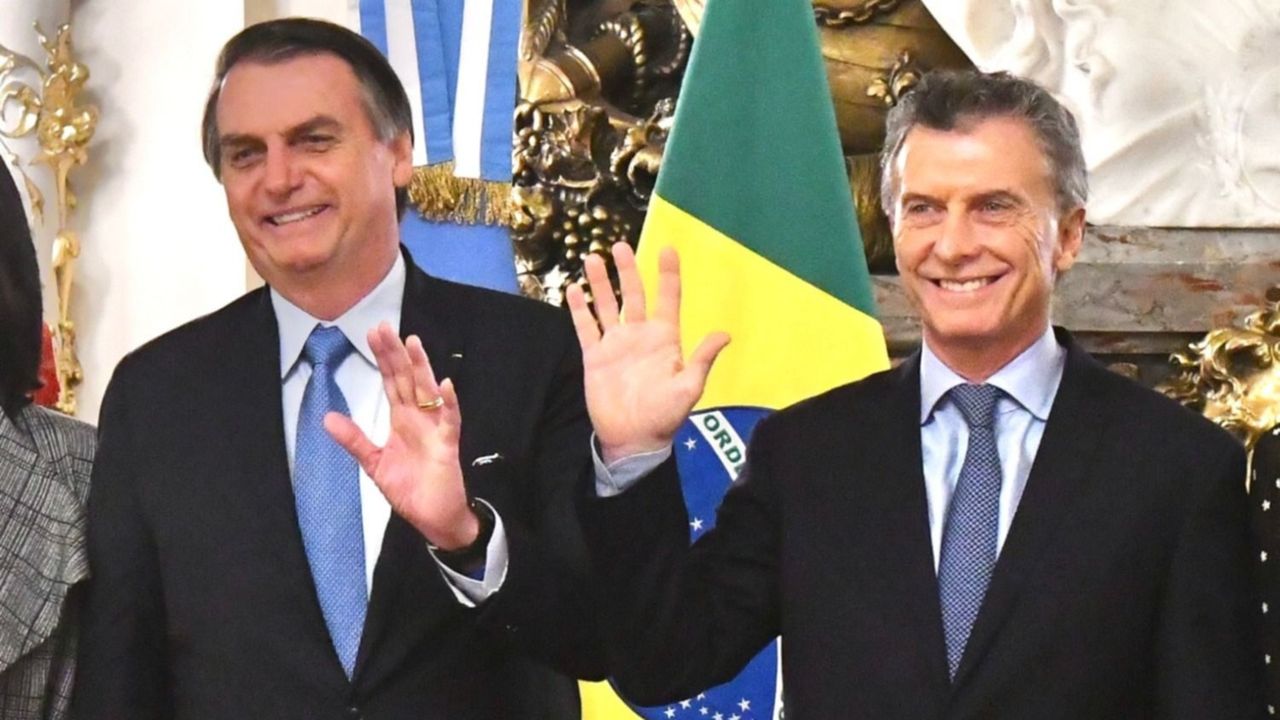 Bolsonaro respaldó a Macri, pero se prepara para convivir con Alberto Fernández