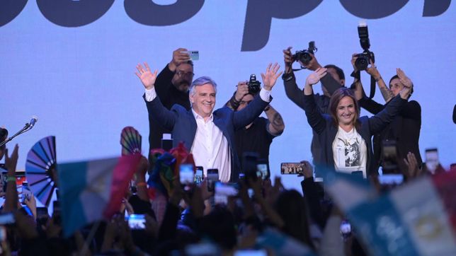 schiaretti sella el plan de la sota y cede a llaryora la posta del peronismo que viene