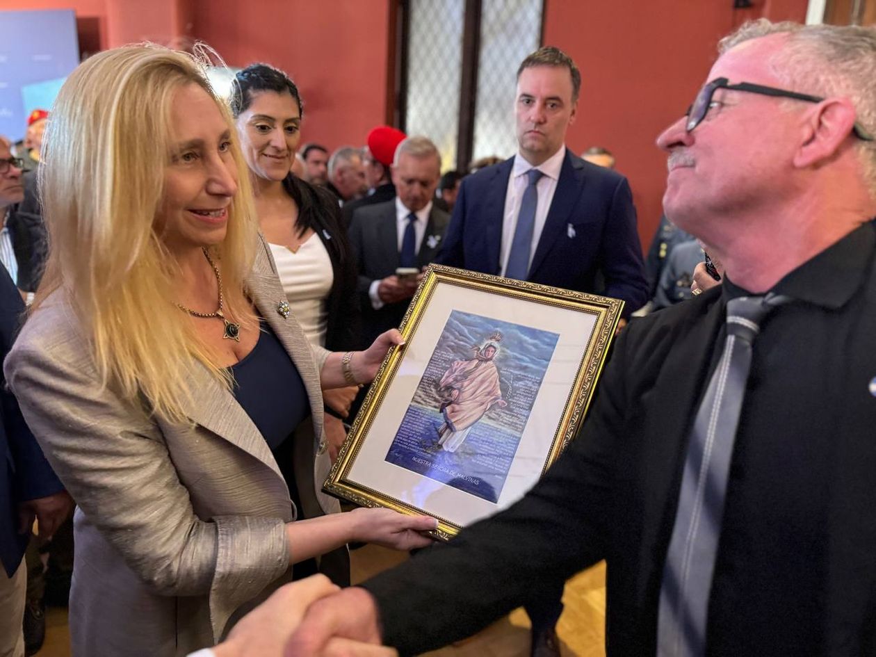Salón Malvinas (6).jpeg