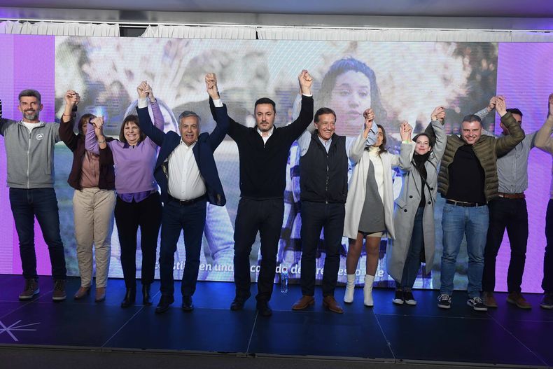 Con Bullrich, Cornejo festejó la victoria en las PASO de Mendoza