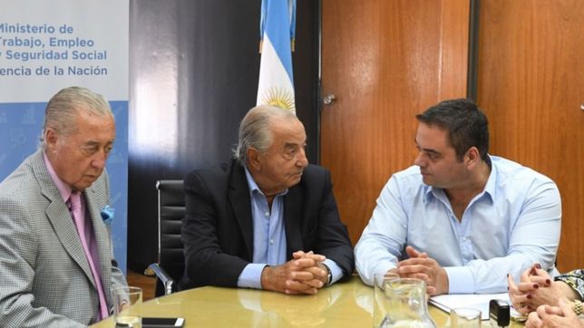 efecto recesion: triaca reabre paritaria de comercio para recalentar el consumo