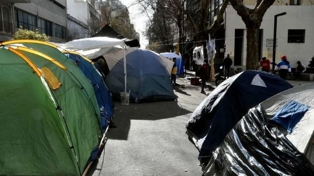mar del plata: organizaciones sociales acampan en reclamo de trabajo