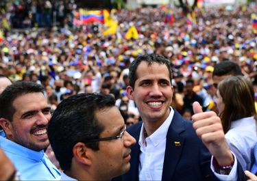 Con menos cartas, Guaidó le abre la puerta a una invasión de EE.UU.