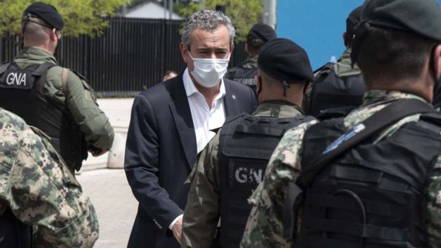 javkin suena con larretismo explicito para cubrirse de la inseguridad