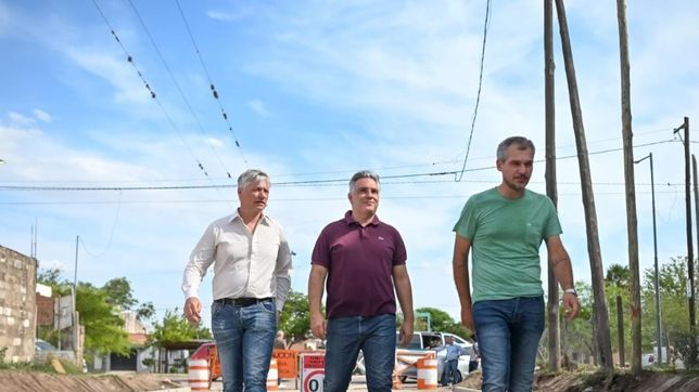 Martín Llaryora recorriendo obras en la ciudad de Córdoba.&nbsp;