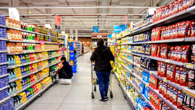 El 65% cree los precios se dispararon tras la devaluación de Javier Milei