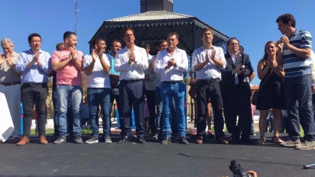 los fenix imaginan un acuerdo con massa, mientras persisten diferencias con los esmeralda