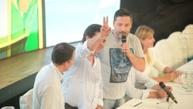 el pj bonaerense sumo exiliados aunque aun esta lejos de la unidad electoral