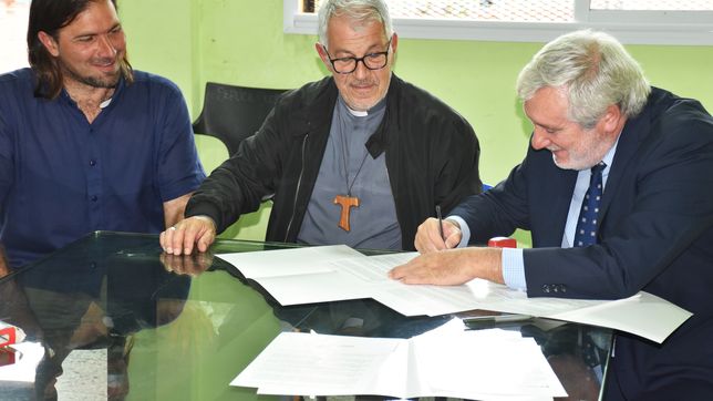 La Iglesia firma convenio con el Ministerio Público Fiscal bonaerense