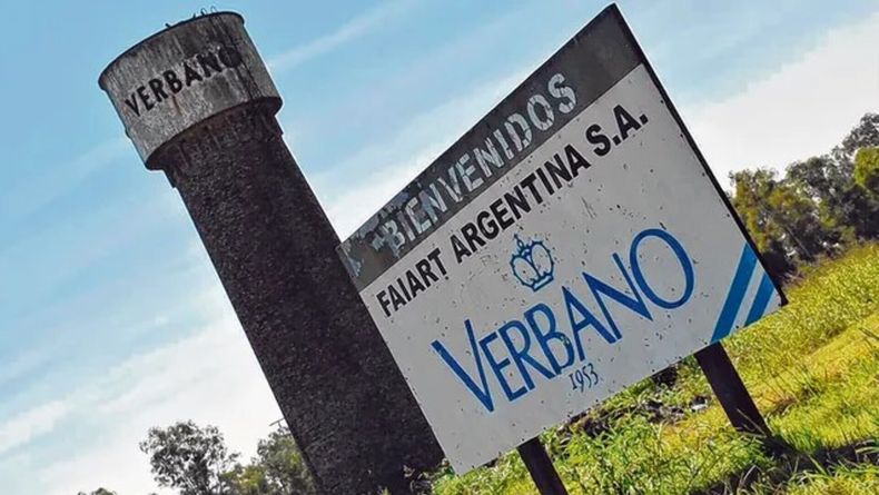 La única empresa de fabricación de productos de porcelana que abastece a todo el país se encuentra en la localidad de Capitán Bermúdez, en el sur de Santa Fe.