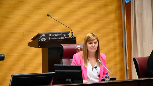 En jaque, la vicegobernadora de Neuquén, Gloria Ruiz, quedó al borde de la destitución.&nbsp;