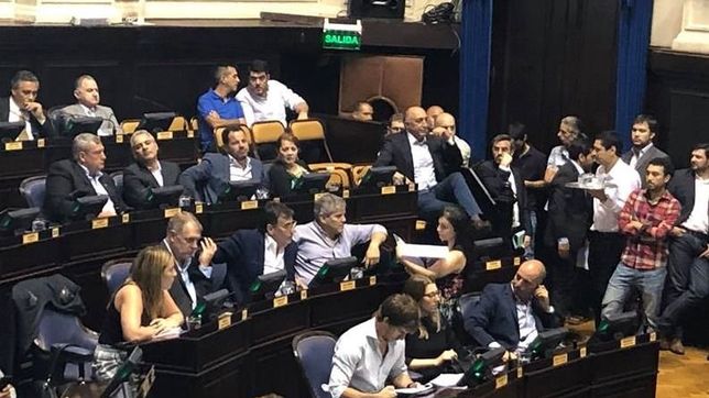 el massismo, opositor a vidal: ?se esta yendo de las manos el ajuste?