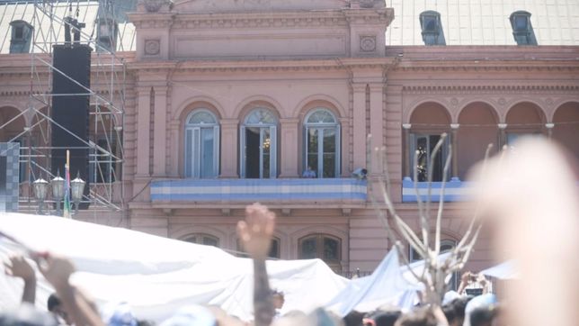 offside presidencial: la seleccion planta a fernandez en la casa rosada