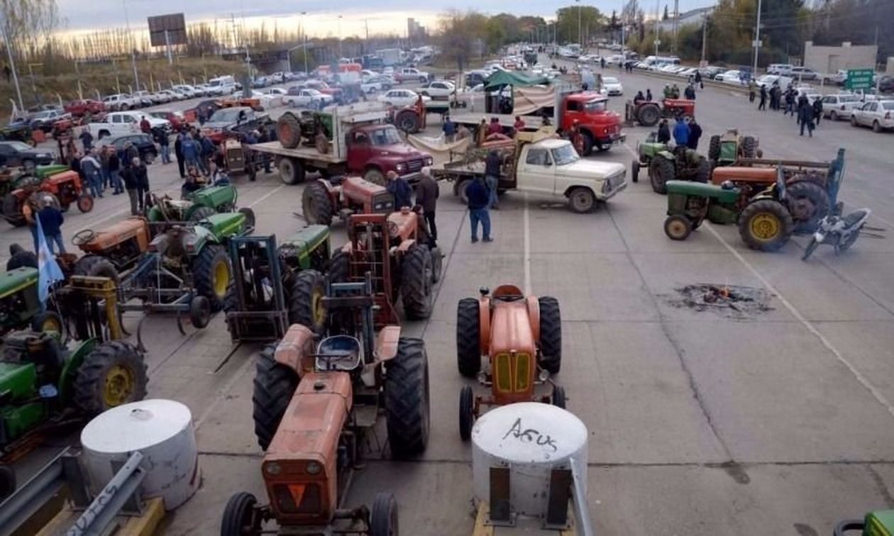 Tractorazo Productores AltoValle Fruta Crisis Frutícola