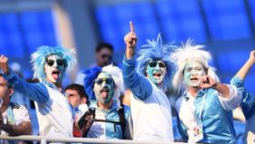 Compras comunitarias y campings, el ajuste de la hinchada argentina