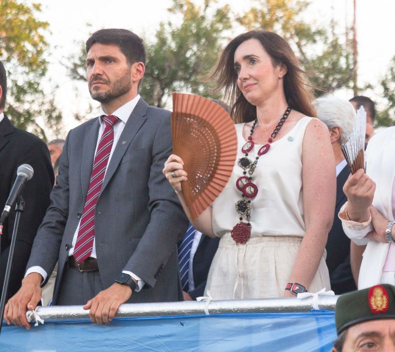 Victoria Villarruel se mostró con el gobernador de Santa Fe, Maximiliano Pullaro, en el acto aniversario de la batalla de San Lorenzo a principios de febrero. Noticias Argentinas. Victoria Villarruel se mostró con el gobernador de Santa Fe, Maximiliano Pullaro, en el acto aniversario de la batalla de San Lorenzo a principios de febrero. Noticias Argentinas.