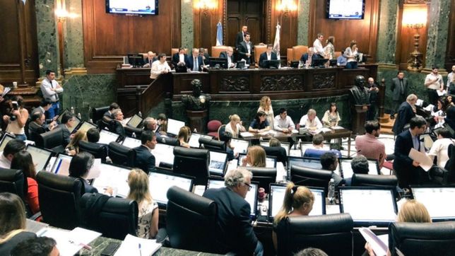 el oficialismo insiste en bancarizar el financiamiento politico