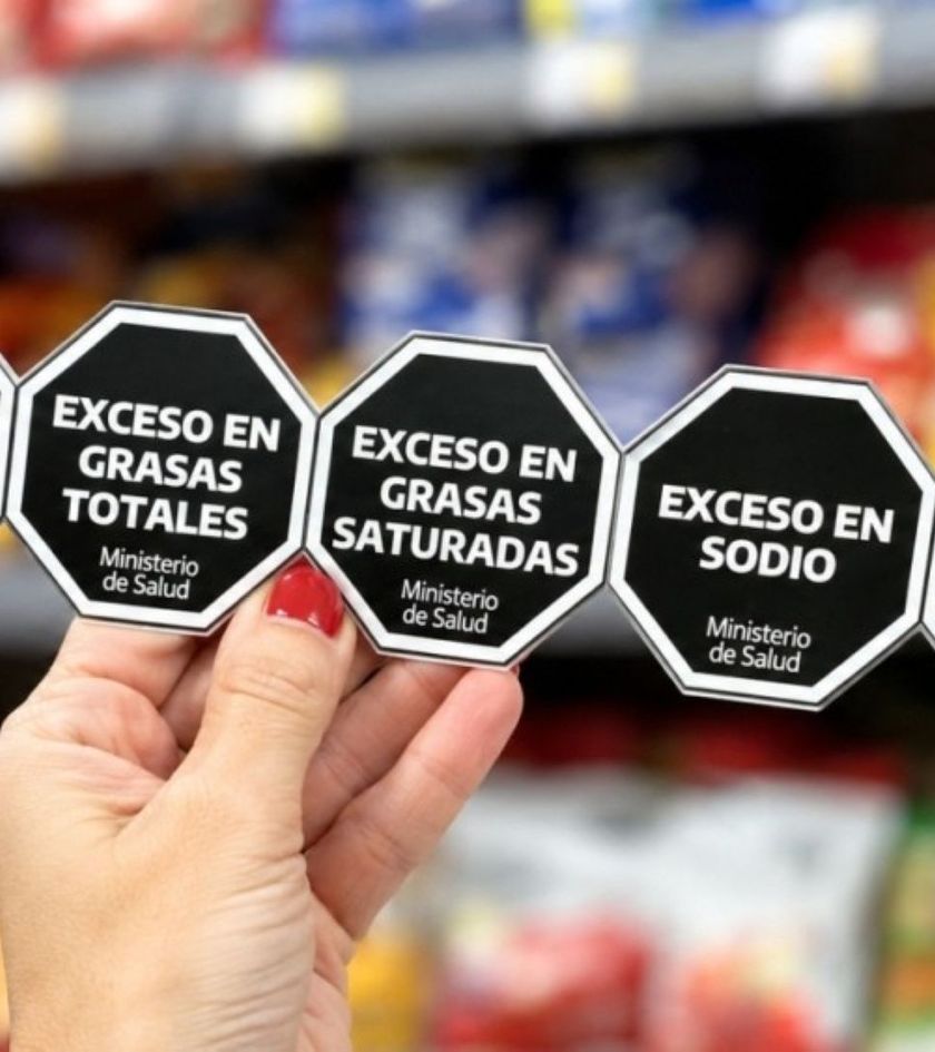 Javier Milei y Federico Sturzenegger cumplen con las grandes alimenticias y van por los octógonos negros