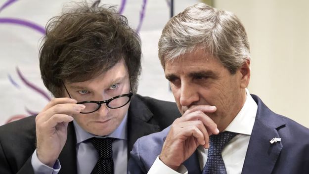Javier Milei y Toto Caputo frente a la inflación