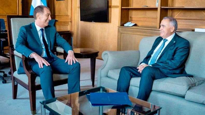 Diego Santilli, ministro de Interior, y Osvaldo Jaldo, gobernador de Tucumán.