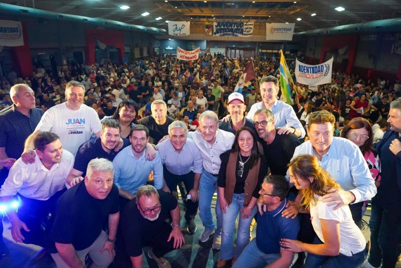 Acto de campa&ntilde;a de Provincias Unidas