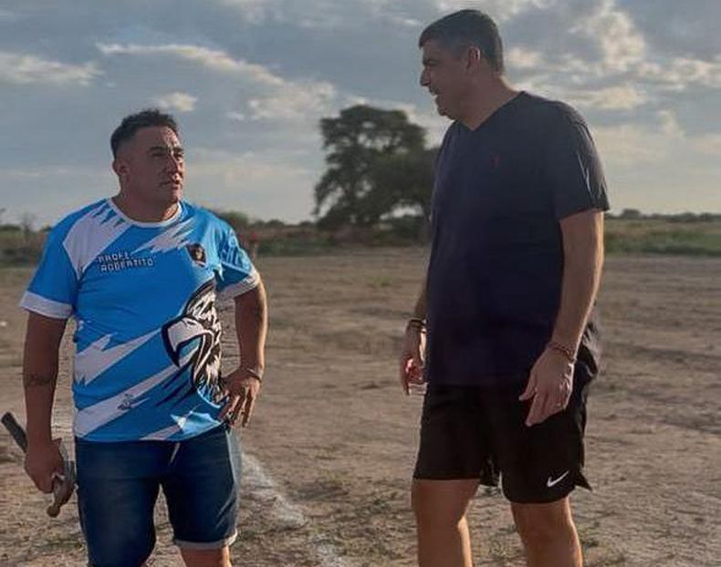 En el verano, el senador pampeano Paly Bensusán mecha trabajo y descanso.
