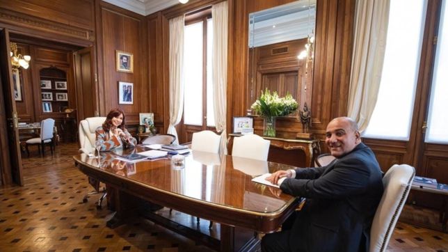 cristina recibio a manzur pero se fue antes de la defensa del pacto con el fmi cristina recibio a manzur pero se fue antes de la defensa del pacto con el fmi
