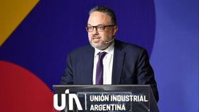 Recreo para Kulfas: elogios en la UIA y sabor a revancha