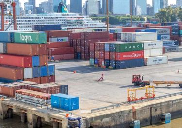 Pese a las ventas del campo, el superávit comercial cayó 52%