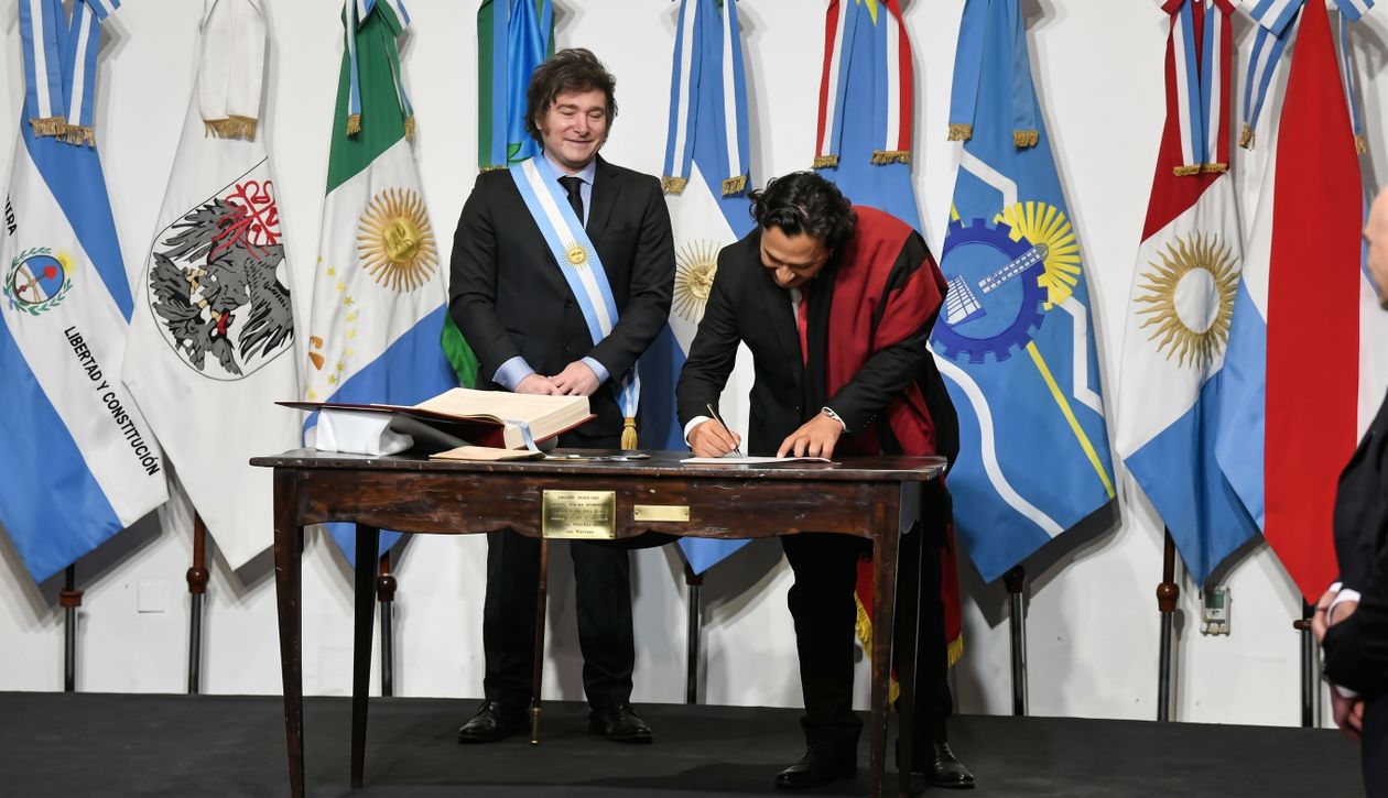 Javier Milei junto a Gustavo Sáenz.