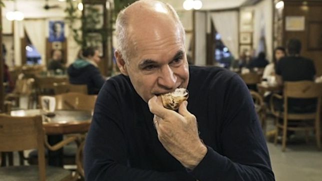 cumbia, tostadas y depilacion: los videos del larreta comun