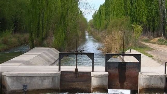 quieren incluir consorcios de riego en la emergencia fruticola