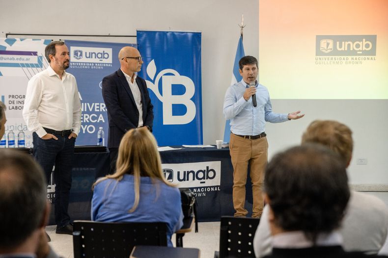 Se presentó el Programa de Inserción Laboral en la Universidad Nacional Guillermo Brown.