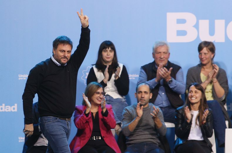 El precandidato a jefe de Gobierno porteño por Unión por la Patria (UXP), Leandro Santoro, presenta su lista de candidatos y propuestas para la ciudad de Buenos Aires